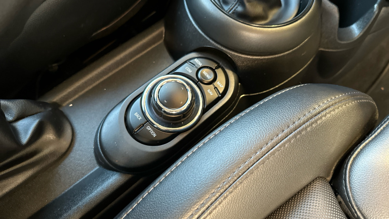 MINI Hatchback 1.5 Cooper Classic 3dr Auto [Comfort/Nav Pack] Petrol Hatchback